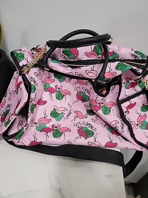 Bolso de lona Betsey Johnson de tela flamenco de fin de semana Foto 1 de 4