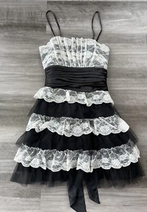 Hailey Logan Adrianna Papell Black White Lace Mini Dress Size 5 Zip Tiered - Picture 1 of 7