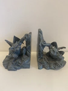 Blue Chained Gargoyles Bookends Stone Finish From 93 WUI B J8 - Foto 1 di 6