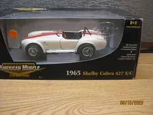 1/18 1965 SHELBY COBRA 427 S/C, WHITE W/RED STRIPES, ERTL/AMER.MUSC # 33965 - Bild 1 von 21