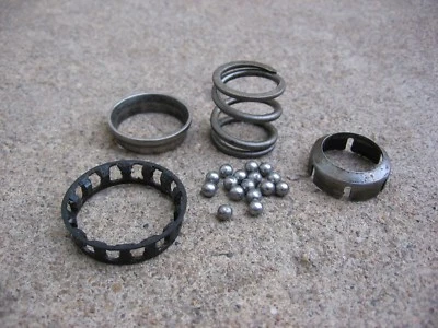 GM CHEVY CAMARO FIREBIRD 1972-2002 KIT DE COJINETE SUPERIOR COLUMNA DE DIRECCIÓN INCLINABLE ANTIGUO Foto 1 de 4