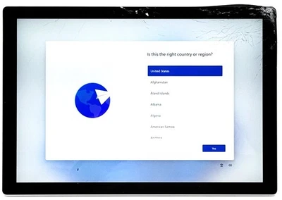 Microsoft Surface Pro 7+ - i3 - 8GB RAM - 128GB SSD - (PANTALLA AGRIETADA) Foto 1 de 4