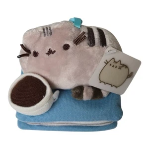 Pusheen Enjoying Coffee on Book Backpack Clip - Barnes N' Nobles Exclusive - Picture 1 of 4