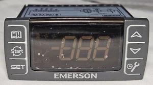 Dixell XC10CX-4P01G Emerson refrigeration control XC10CX 4P01G v7.3d - Picture 1 of 12