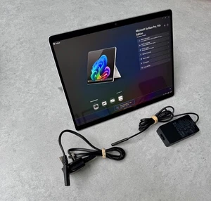 Microsoft Surface Pro 11th Ed 13" Co-Pilot + Snapdragon 16GB RAM 256GB SSD Tablet - Zdjęcie 1 z 7