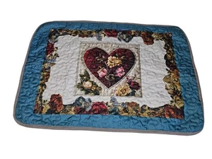 Set Of 4 Embroinered Pillow Shams With Heart And Flowers Decorations. - Picture 1 of 2