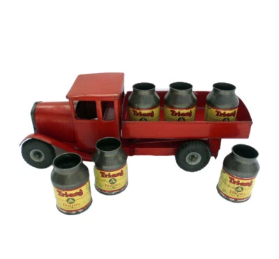 Camión Bedford Tri-ang de hojalata y seis batidores de leche Foto 1 de 4