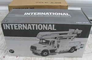 1st Gear Orange International Bucket Truck 4400 High Performance Truck Model - Picture 1 of 15