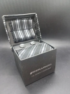 Juego de regalo de corbata, pañuelo y gemelos Ferarrici en caja - Imagen 1 de 8