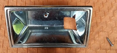 Oldsmobile Delta 88/98 1977-1985 manija de puerta interior moldura lado del pasajero Foto 1 de 4