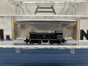 Bachmann N Scale ATSF (Zebra) #1528 S4 Diesel Engine DCC 63154 (T) - Picture 1 of 5