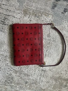 Auténtico Candy Red MCM Liz Pouchette - Excelente Estado. - Imagen 1 de 10