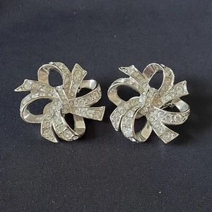 AVON KJL Kenneth Jay Line Silver Crystal Rhinestones Bow Ties Clip On Earrings - Picture 1 of 4