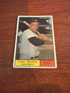 1961 Topps #425 Yogi Berra Salón de la fama. En muy buen estado - Imagen 1 de 2