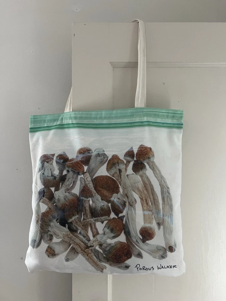 Bolso de Mano Bag Of Shrooms Caminante Poroso Divertido Realista Foto 1 de 1