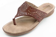 naturalizer flip flop sandals
