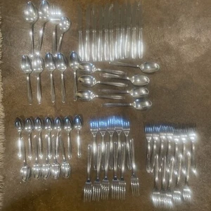 62 x Oneidacraft Oneida VALLARTA Stainless Flatware Forks Spoons Knives - Picture 1 of 6