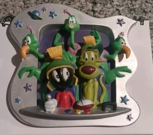Looney Tunes Marvin The Martian with K9 Dog LE of 2500 3D Statue - Picture 1 of 11
