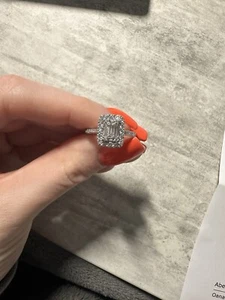 Diamond Cluster Ring Platinum 0.70ct - Picture 1 of 6