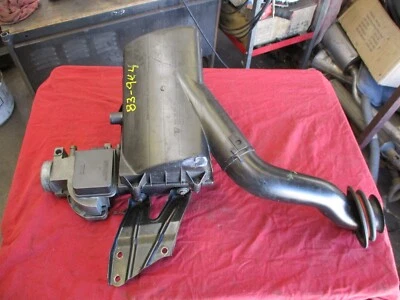 Carcasa de filtro de aire usada Porsche 944 / 924S unidad completa 83 - 89 944-110-186-02 Foto 1 de 4
