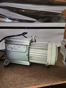 Pompa per vuoto a membrana Vacuubrand MV 0,5 M - 0,8 mbar - Foto 1 di 6