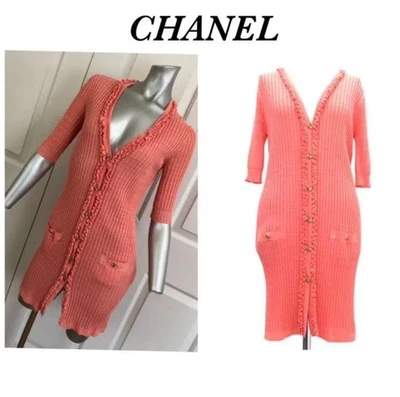 ¡BAJA DE PRECIO DIARIA USADA! CÁRDIGAN CHANEL PUNTO LARGO EN ROSA SALMÓN BUENO Foto 1 de 4