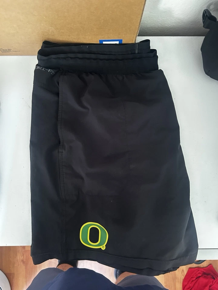 Oregon утки футбольная команда выпущенный Nike Dri-Fit практика шорты мужские 2XL - Изображение 1 из 4