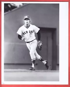 1975 BOSTON RED SOX 8 X 10 GLOSSY TYPE 1 RICK BURLESON - Picture 1 of 2