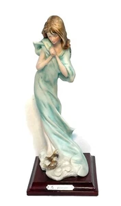 Giuseppe Armani Figurine Lady with Birds at Feet - Picture 1 of 2