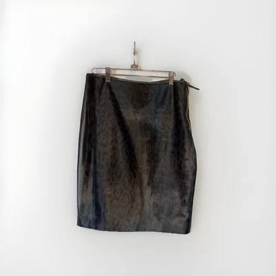 Saia traseira Roberto Cavalli couro estampa animal tamanho 42 - Imagem 1 de 3