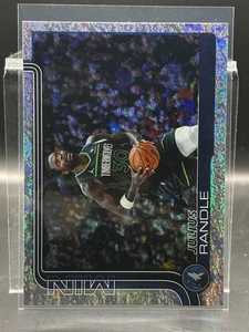 Lámina de brillo de arena paralela #110 Topps Julius Randle 2025-26 - Imagen 1 de 1