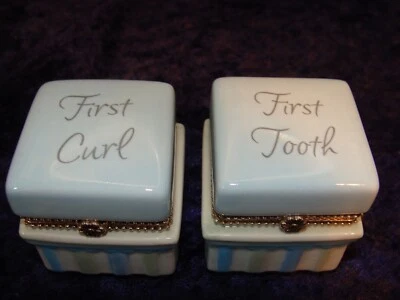 Коробки для безделушек Baby Boys First Curl & First Tooth ~ от Grasslands Roads ~ 2 дюйма ~ очень хорошее состояние товара - Изображение 1 из 4