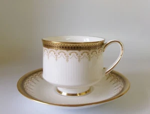 PARAGON ATHENA TEA CUP & SAUCER - GREAT CONDITION - Picture 1 of 2