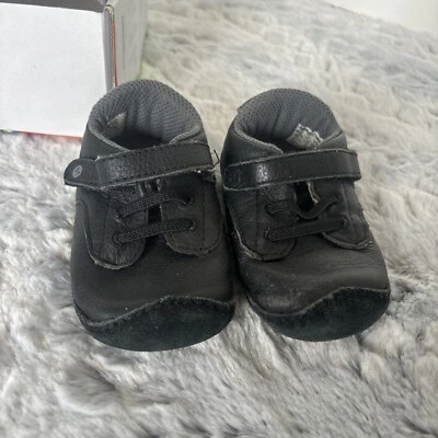 Cuna y gateo Stride Rite Talla 4 Niños infantiles 9-12 M Negro vestido PB37431 Foto 1 de 4