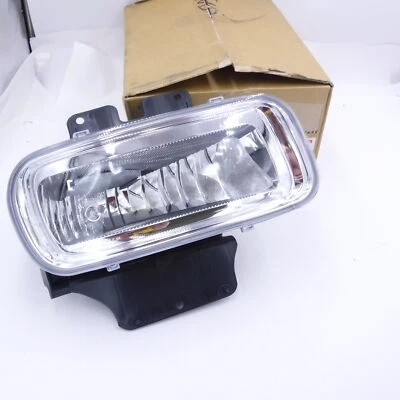 TYC Passenger Side Fog Light 19-5581-00 for 2004-2006 Ford F-150 SEE DESC - Image 1 of 3