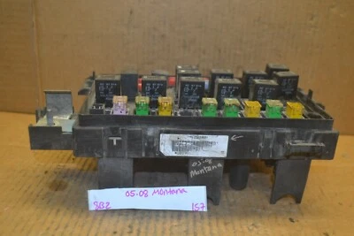 Pontiac Montana 2005-2008 caja de fusibles conexión OEM 25828981 módulo 157-8B2 Foto 1 de 4