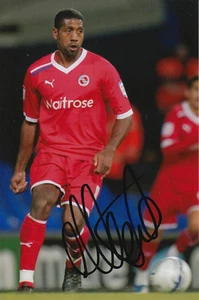 FOTO DE LECTURA FIRMADA A MANO MIKELE LEIGERTWOOD 6X4. - Imagen 1 de 1