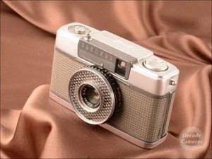Olympus Pen EE 28mm f3.5 Viewfinder 35mm Film Camera - 1261 - Picture 1 of 4