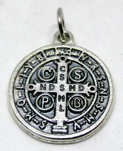 60.048.30 Médaille de Saint Benoît Argent de 2 cm avec Anneau Exorcisme Argent - Imagen 1 de 4