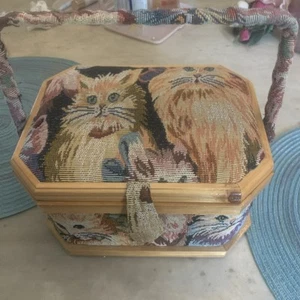 Vintage 80’s/90s Kitty Cats Woven Tapestry Cat Lover’s Wooden Sewing Box 11x7 - Picture 1 of 12