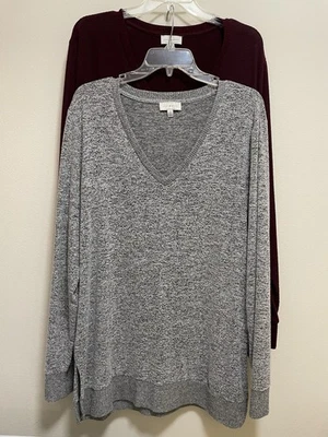 Juego de 2 suéteres para mujer Lucky Brand grandes cuello en V gris y borgoña manga larga Foto 1 de 4