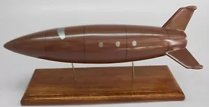 Red Star Raketenkreuzer Raumschiff Mahagoni Holz Modell klein neu - Bild 1 von 1
