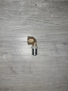 Raccordo gomito F a pressare multistrato 16x1/2 spess. 2,25 Valsir VS0170607 - Foto 1 di 1