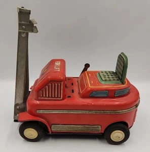 Vintage Batt.Op. Tin Forklift Truck Toy Masudaya Modern Toys Japan - Not Working - Picture 1 of 9