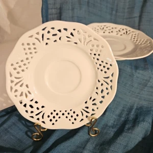 2 la porcellana bianca White Porcelain Saucer 5 1/2" Firenze Articulated Pattern - Picture 1 of 9