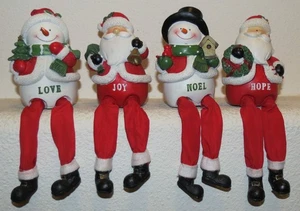 Vier Vintage Weihnachtsmantel sitzende Figuren, 2 Weihnachtsmänner 2 Schneemänner - Bild 1 von 3