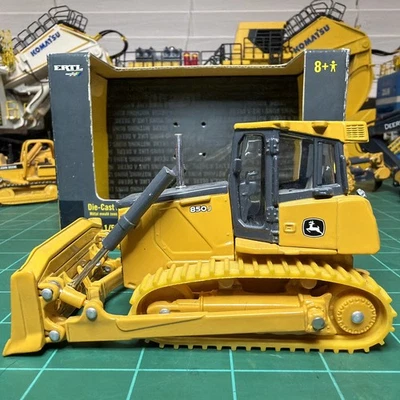 ERTL John Deere 850J Anniversary Edition Die-Cast Crawler/Bull Dozer 1:50 Scale - Image 1 of 4