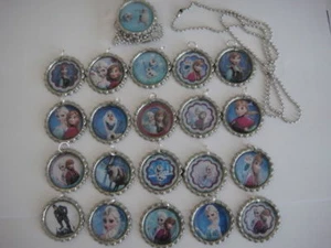 10 collane Frozen Elsa Anna olaf bomboniera festa catena palla tappo bottiglia appiattito - Foto 1 di 1