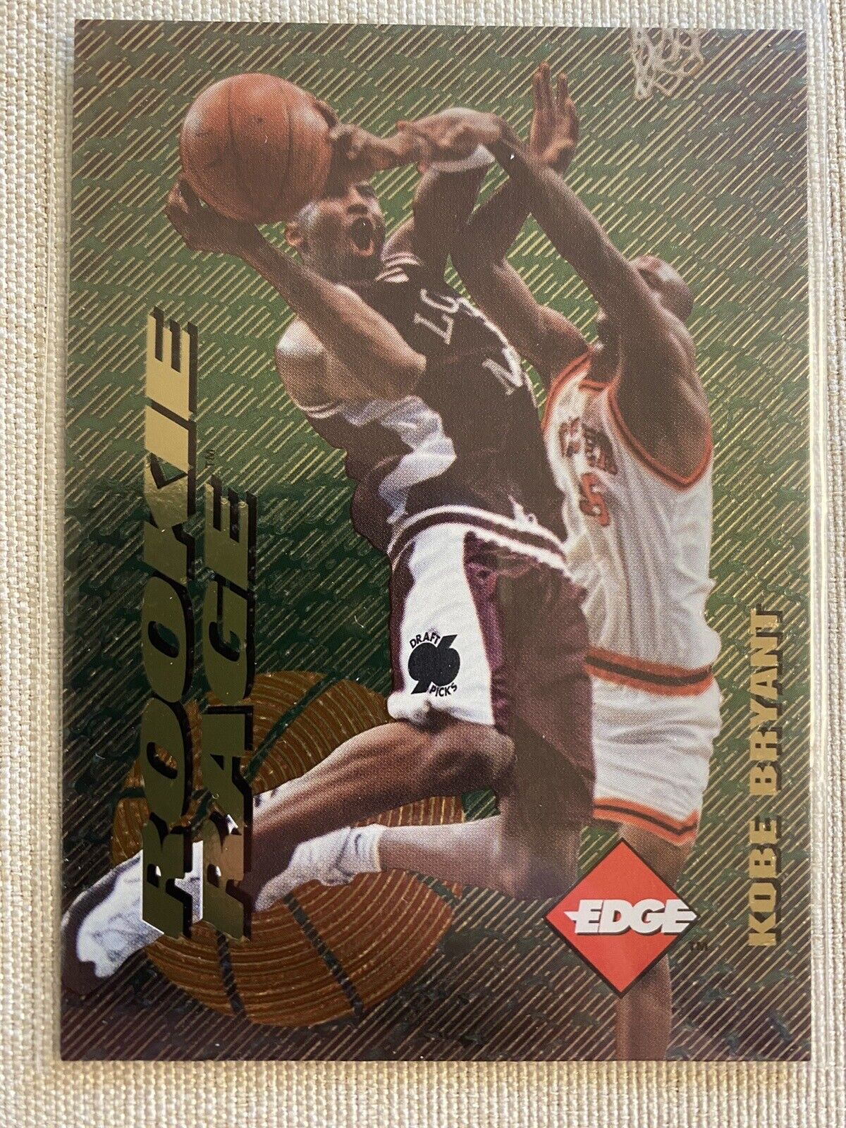 10 1996 Collector's Edge GOLD Rookie Rage #6 Kobe Bryant Rookie Card