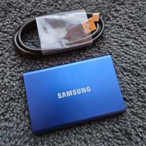 Samsung T7 Portable SSD - 500GB - MU-PC500H - Blau - externe Festplatte tragbar - Bild 1 von 4